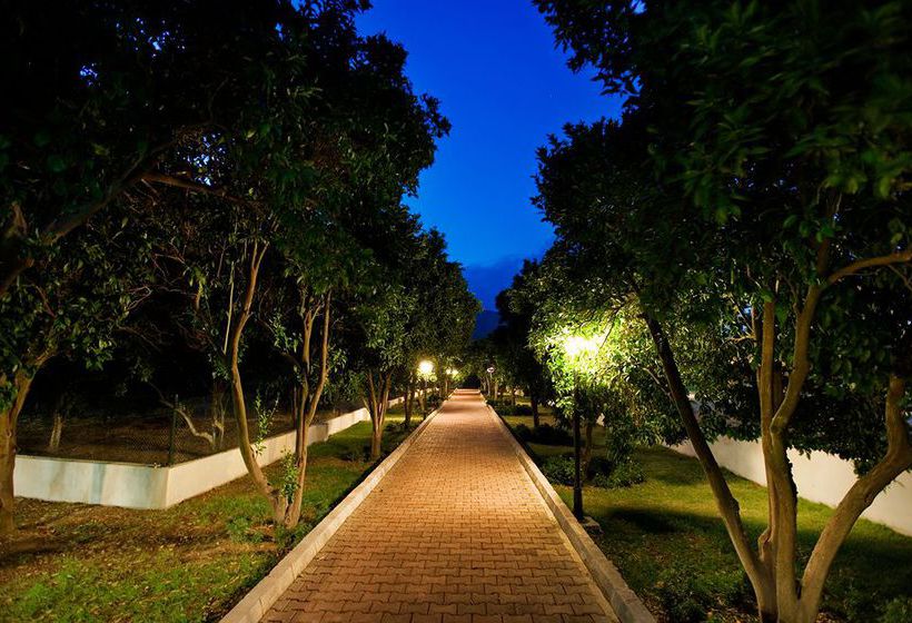 فندق Larissa Park