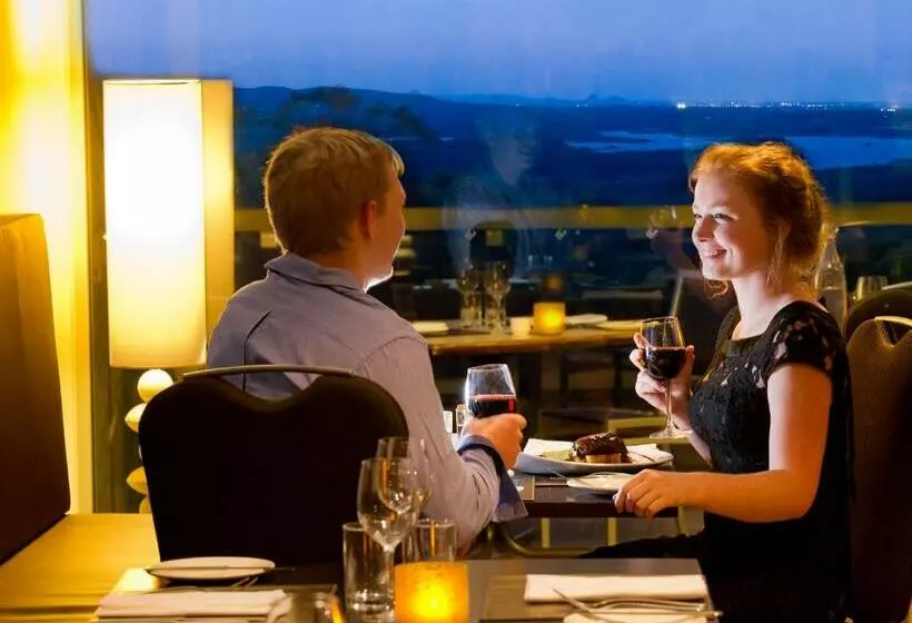 Отель Mercure Clear Mountain Lodge