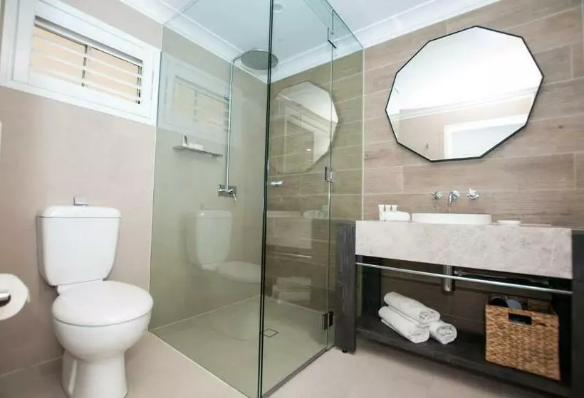 Отель Mercure Clear Mountain Lodge