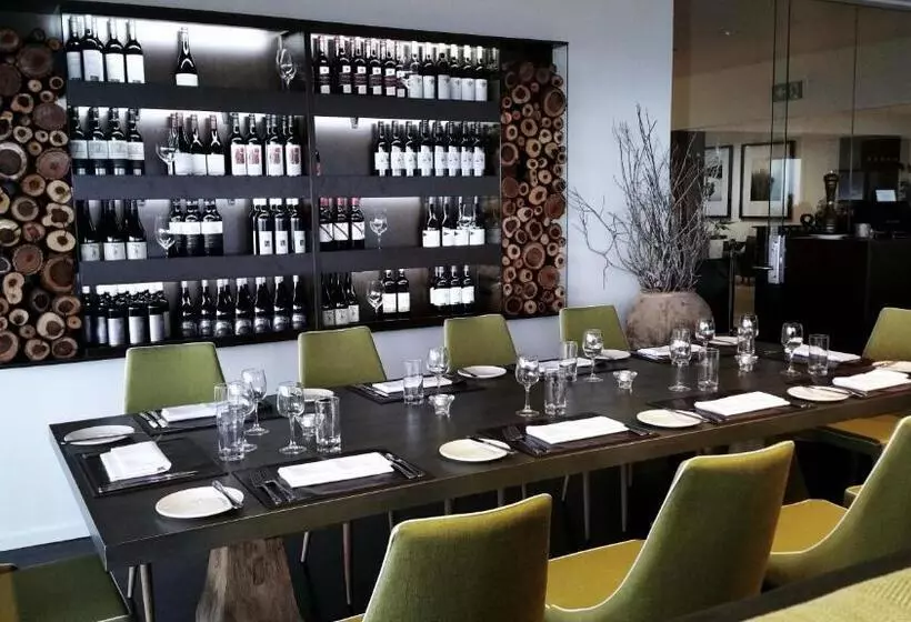 Отель Mercure Clear Mountain Lodge