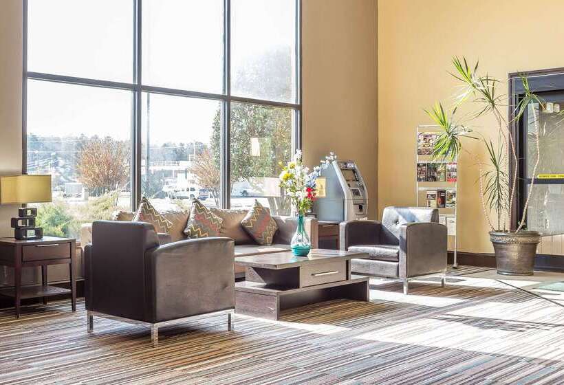 فندق Quality Inn Warsaw I40