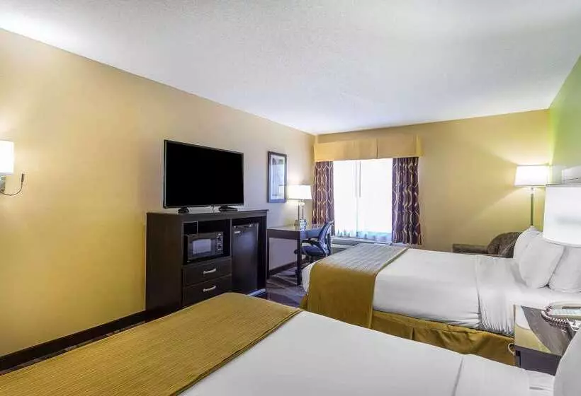 Отель Quality Inn Warsaw I40