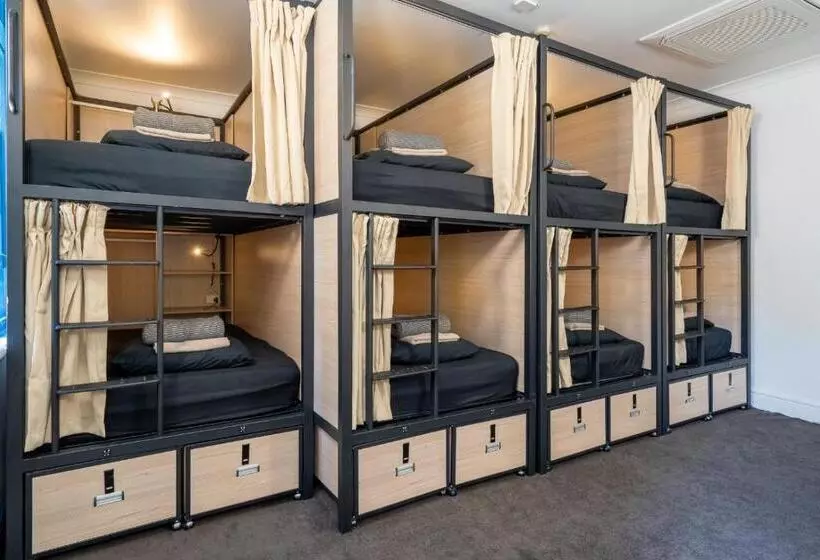 هتل Tequila Sunrise Hostel Adelaide