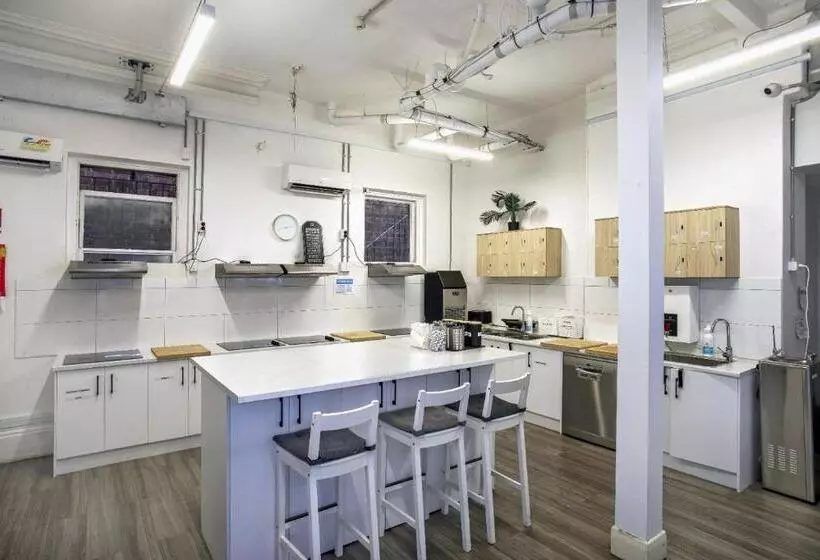 هتل Tequila Sunrise Hostel Adelaide