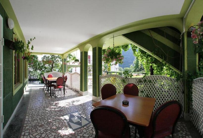 پانسیون Villa Hera