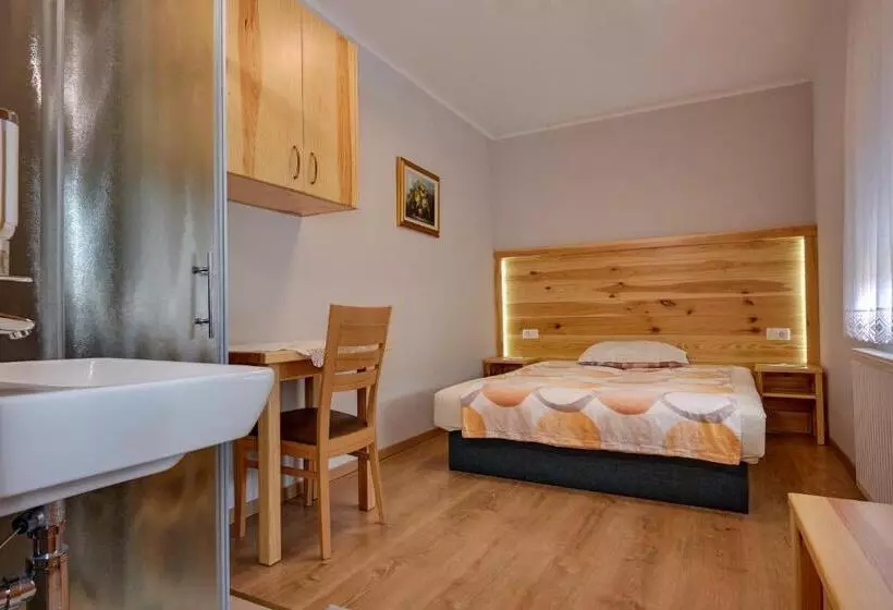 Rooms Pevc & Hostel Ljubno Ob Savinji