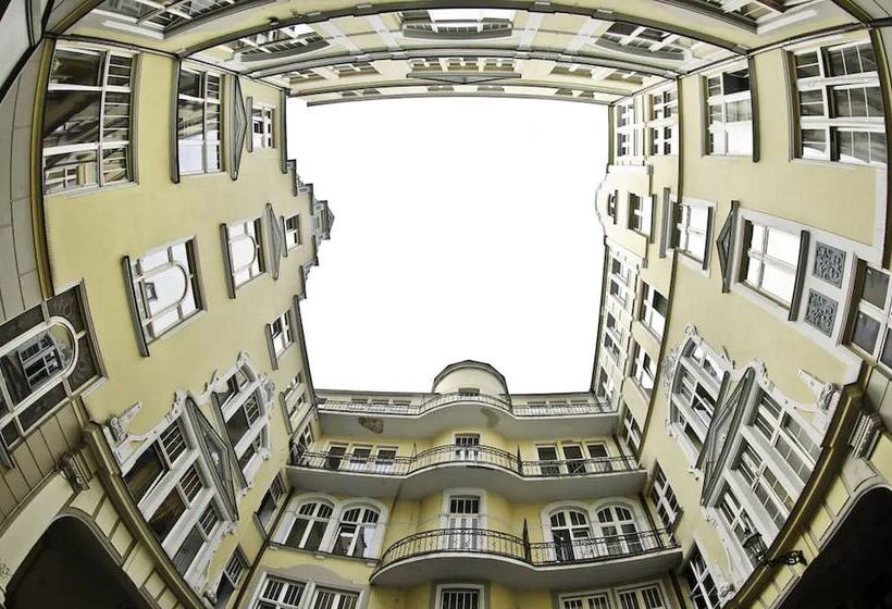 Absynt Hostel Wrocław