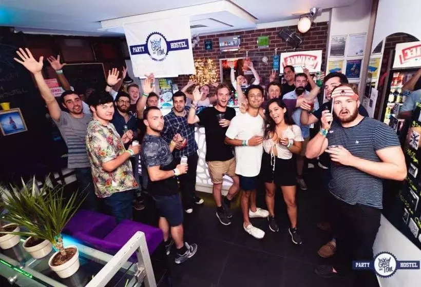 Greg&tom Party Hostel