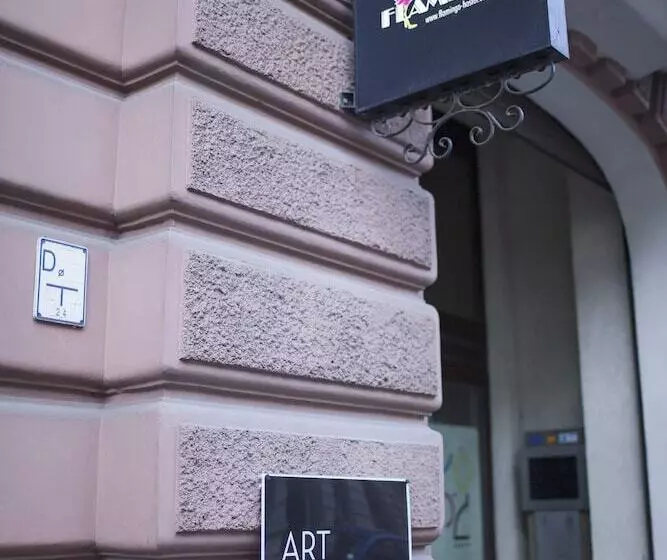 הוסטל Flamingo Centrum