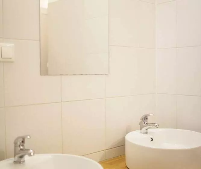 הוסטל Flamingo Centrum