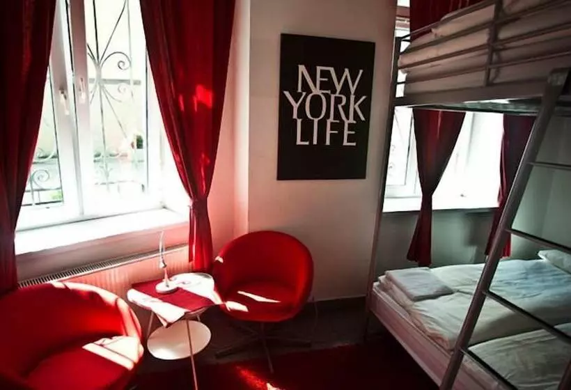 הוסטל Flamingo Centrum