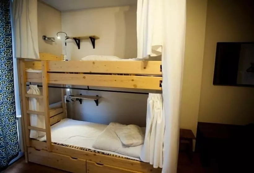 הוסטל Flamingo Centrum