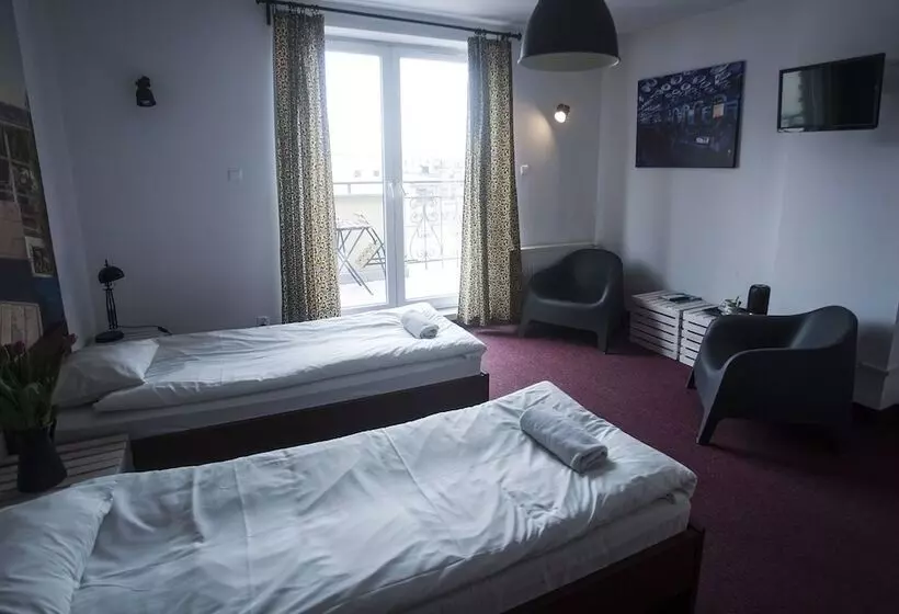 הוסטל Flamingo Centrum