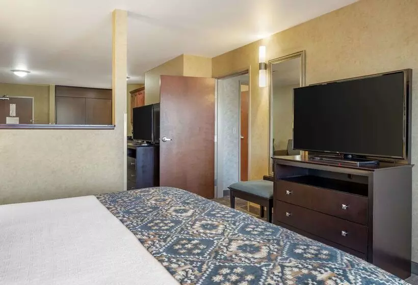 Отель Best Western Plus Ponderay Mountain Lodge Sandpoint