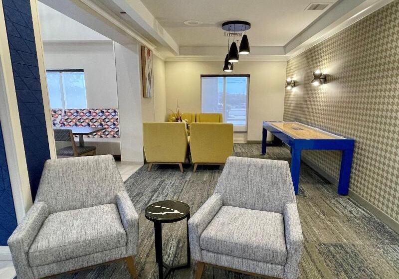 호텔 Holiday Inn Express & Suites   Tuscaloosa University, An Ihg