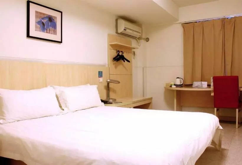 Отель Jinjiang Inn Guangzhou Haizhu Jiangtai Road Subway Station