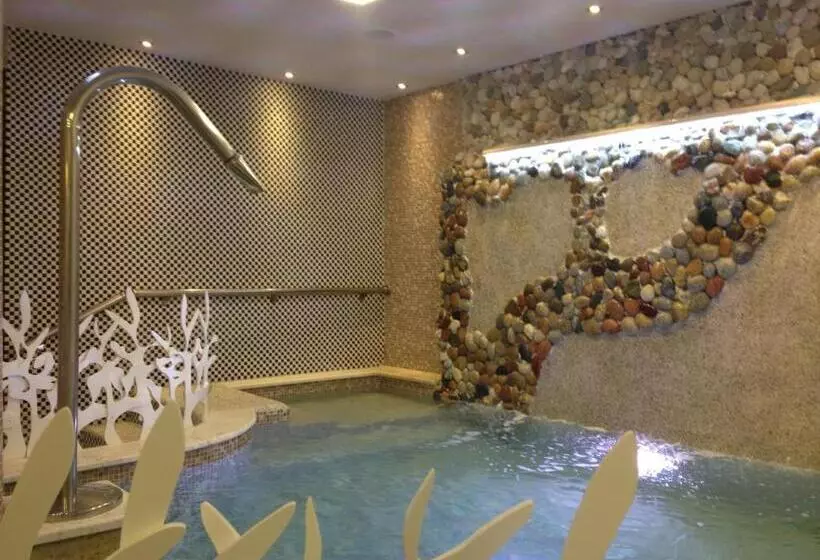 Lagomandra Hotel And Spa