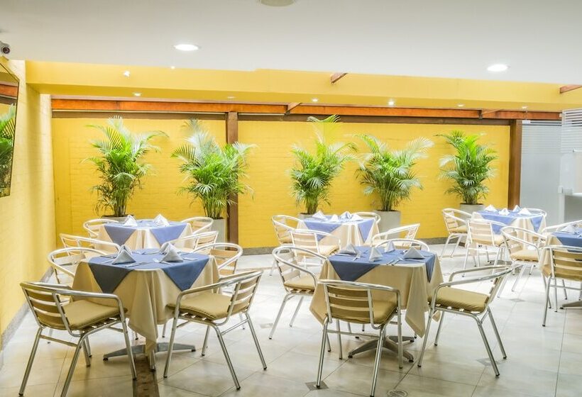 ホテル Regency Suites La Feria