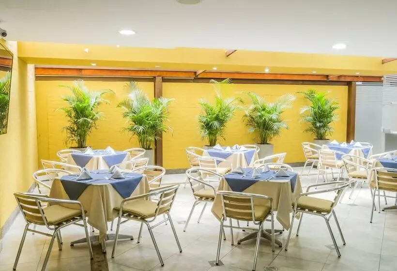 호텔 Regency Suites La Feria