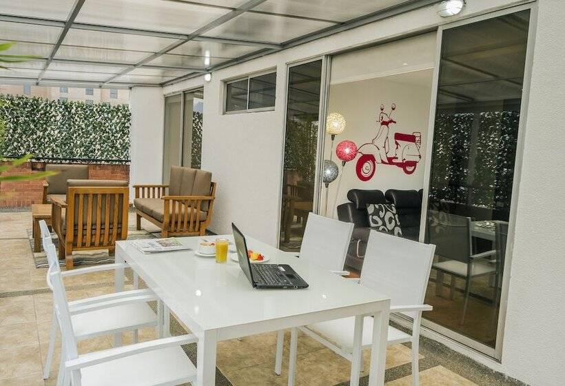 ホテル Regency Suites La Feria