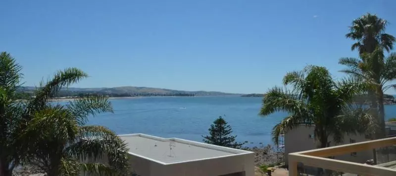 هتل The Bluff Resort Apartments