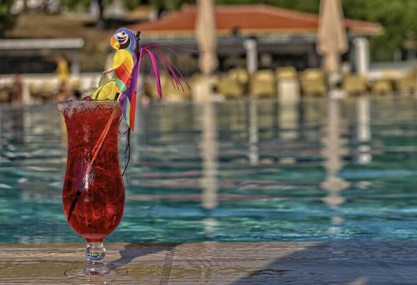 Lagomandra Hotel And Spa