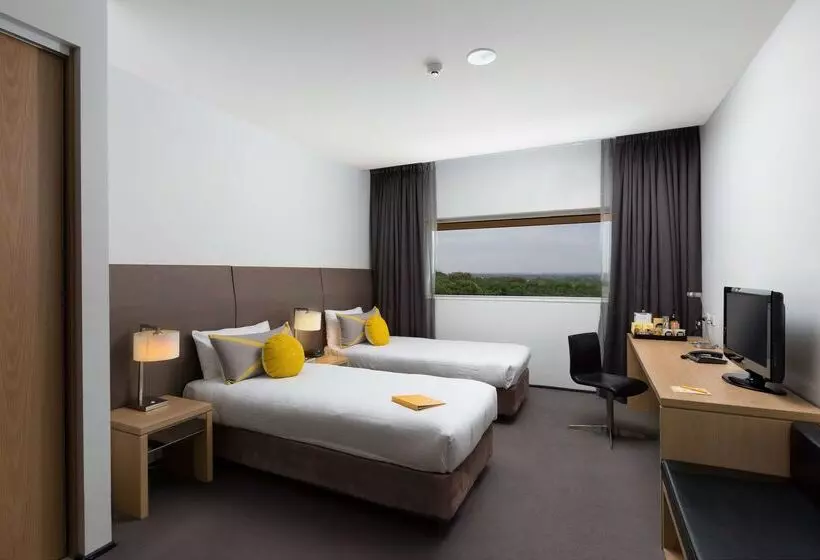 בית מלון כפרי Atura Dandenong