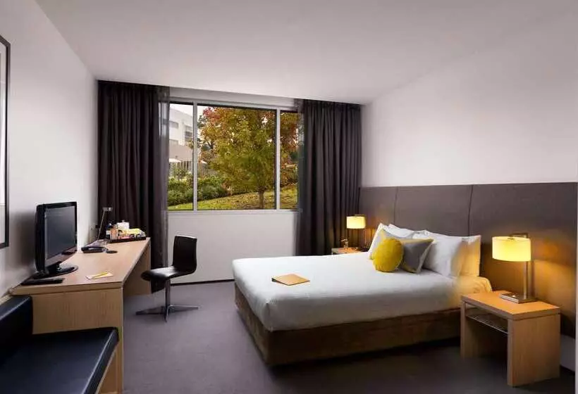 בית מלון כפרי Atura Dandenong