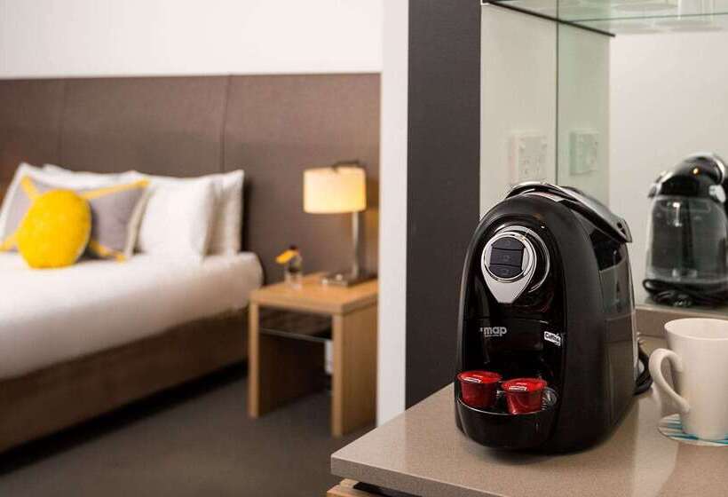 Отель Atura Dandenong