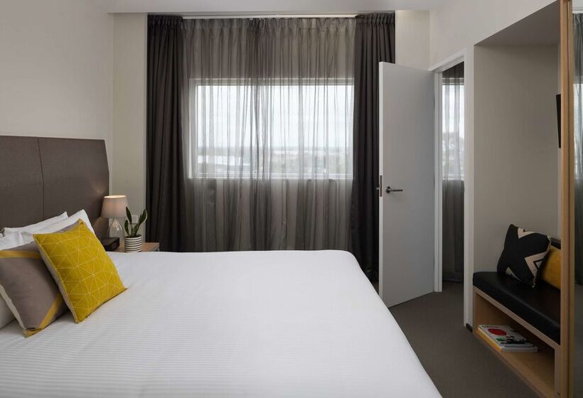 Отель Atura Dandenong