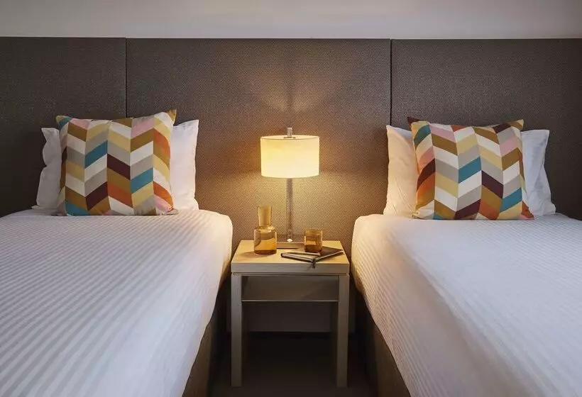 בית מלון כפרי Atura Dandenong