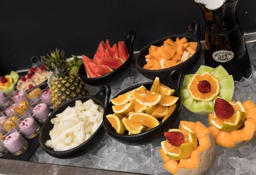 Отель Atura Dandenong