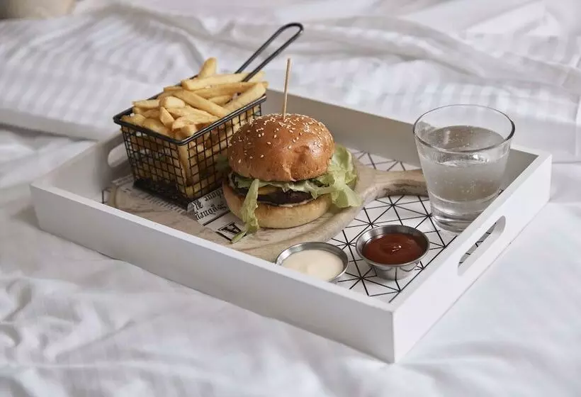 בית מלון כפרי Atura Dandenong