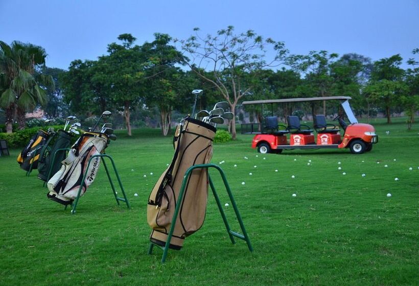 فندق Cambay Sapphire  Gandhinagar