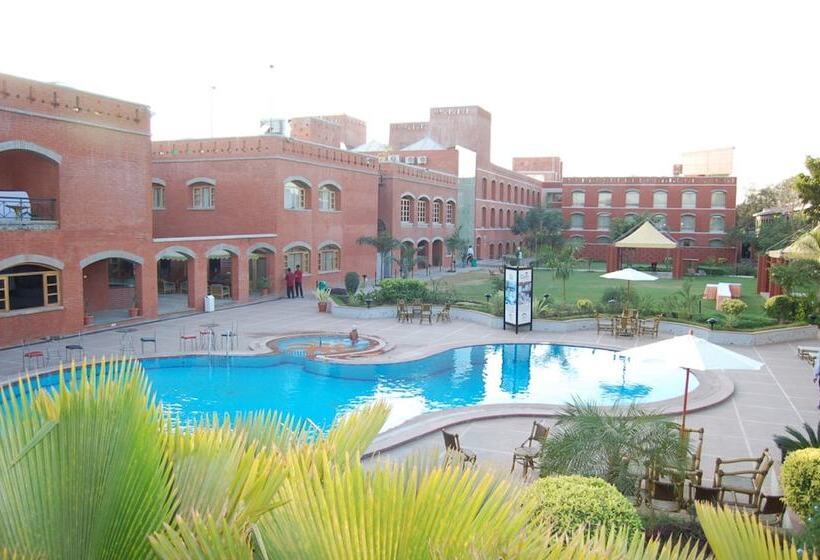 فندق Cambay Sapphire  Gandhinagar