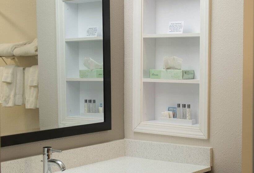 호텔 Crossroads Inn And Suites