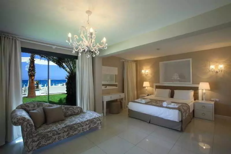 ホテル Grand Yazici Torba Beach