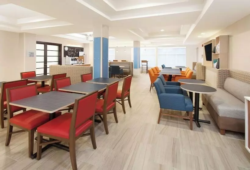 Holiday Inn Express Hotel & Suites Lake Zurich Barrington, An Ihg