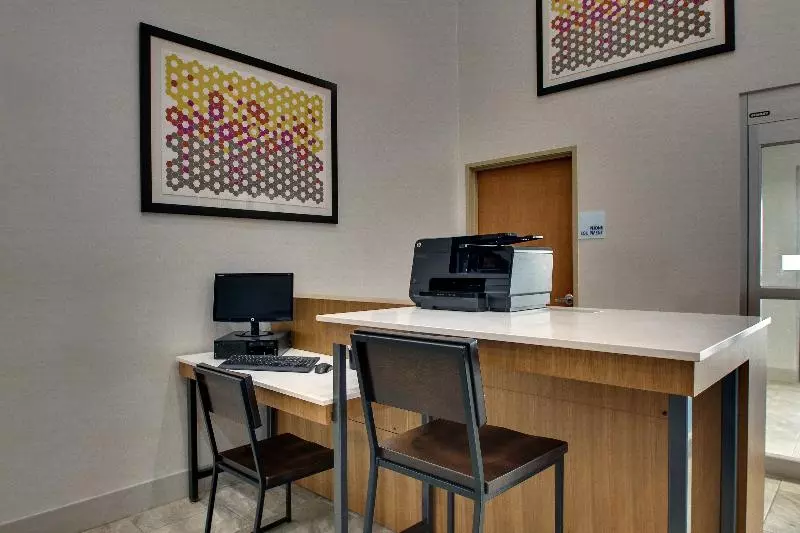 Holiday Inn Express Hotel & Suites Waukegan/gurnee, An Ihg