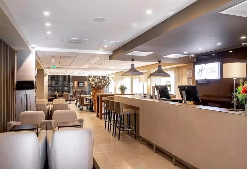 Отель Holiday Inn Express Amsterdam South, An Ihg