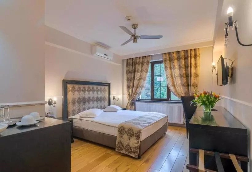 Отель Rizzo Boutique