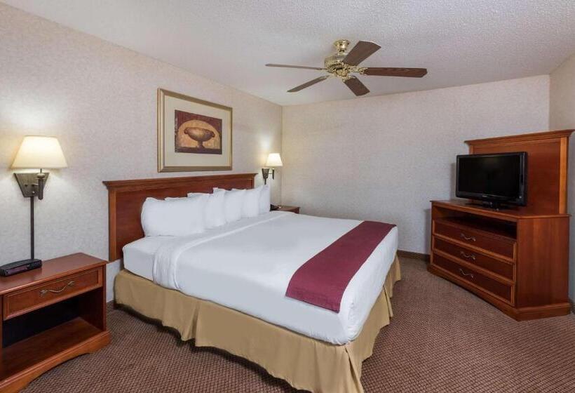 فندق Seasons Inn & Suites Highland