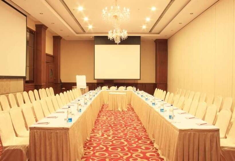 فندق The Grand Magrath