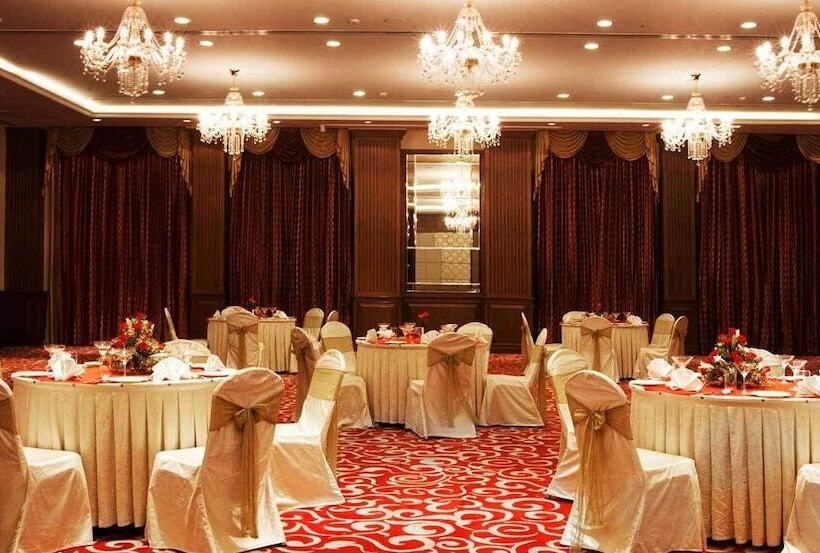 فندق The Grand Magrath