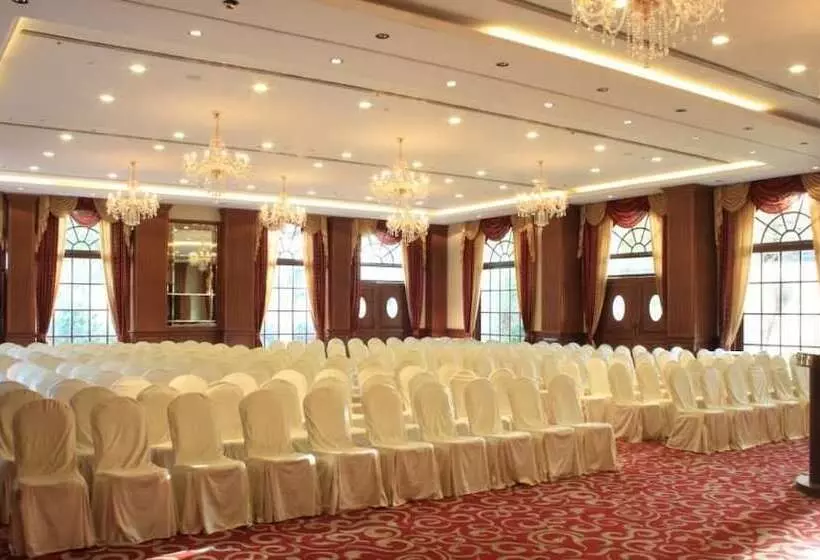 Hotel The Grand Magrath