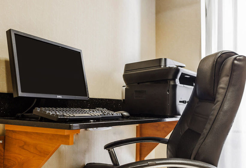 فندق Comfort Inn Kansas City Airport