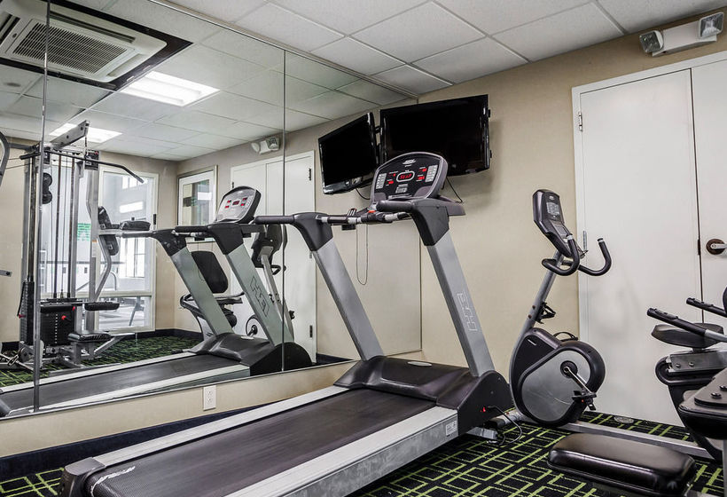 فندق Comfort Inn Kansas City Airport