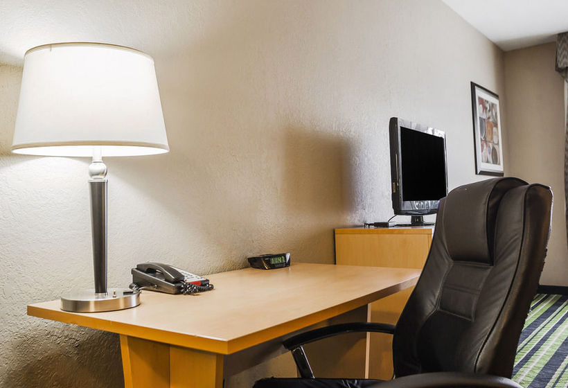 فندق Comfort Inn Kansas City Airport