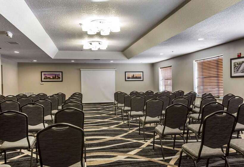 Отель Comfort Suites Pineville Ballantyne Area