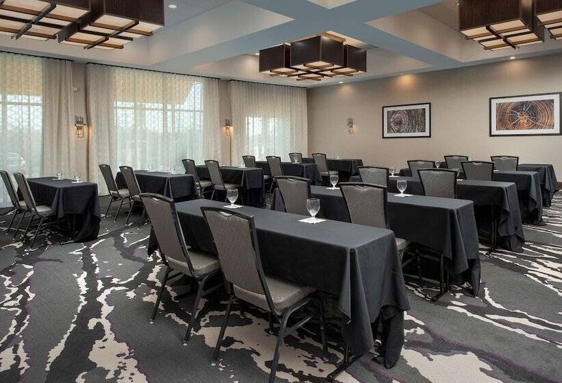 فندق Hilton Garden Inn Columbia Airport